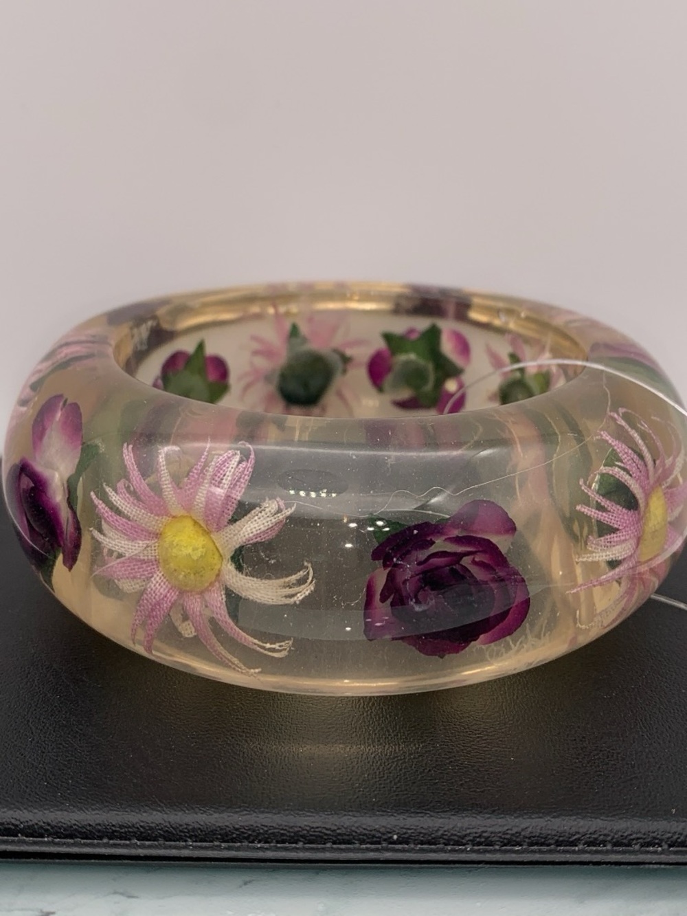 NWT chunky Floral Resin Bangle Bracelet - Purple & Pink Flowers